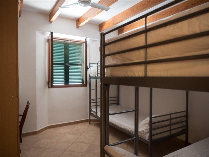 Embat - Hostel Монтуири Экстерьер фото